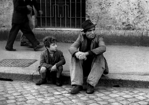 Still from Bicycle Thieves – Ladri di biciclette (Vittorio De Sica – 1948)